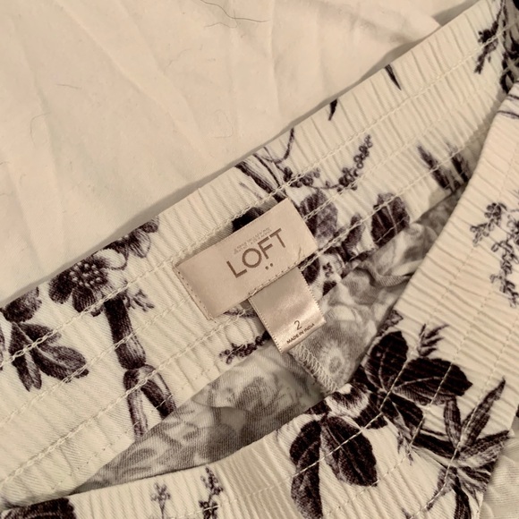 LOFT patterned shorts - Picture 2 of 5